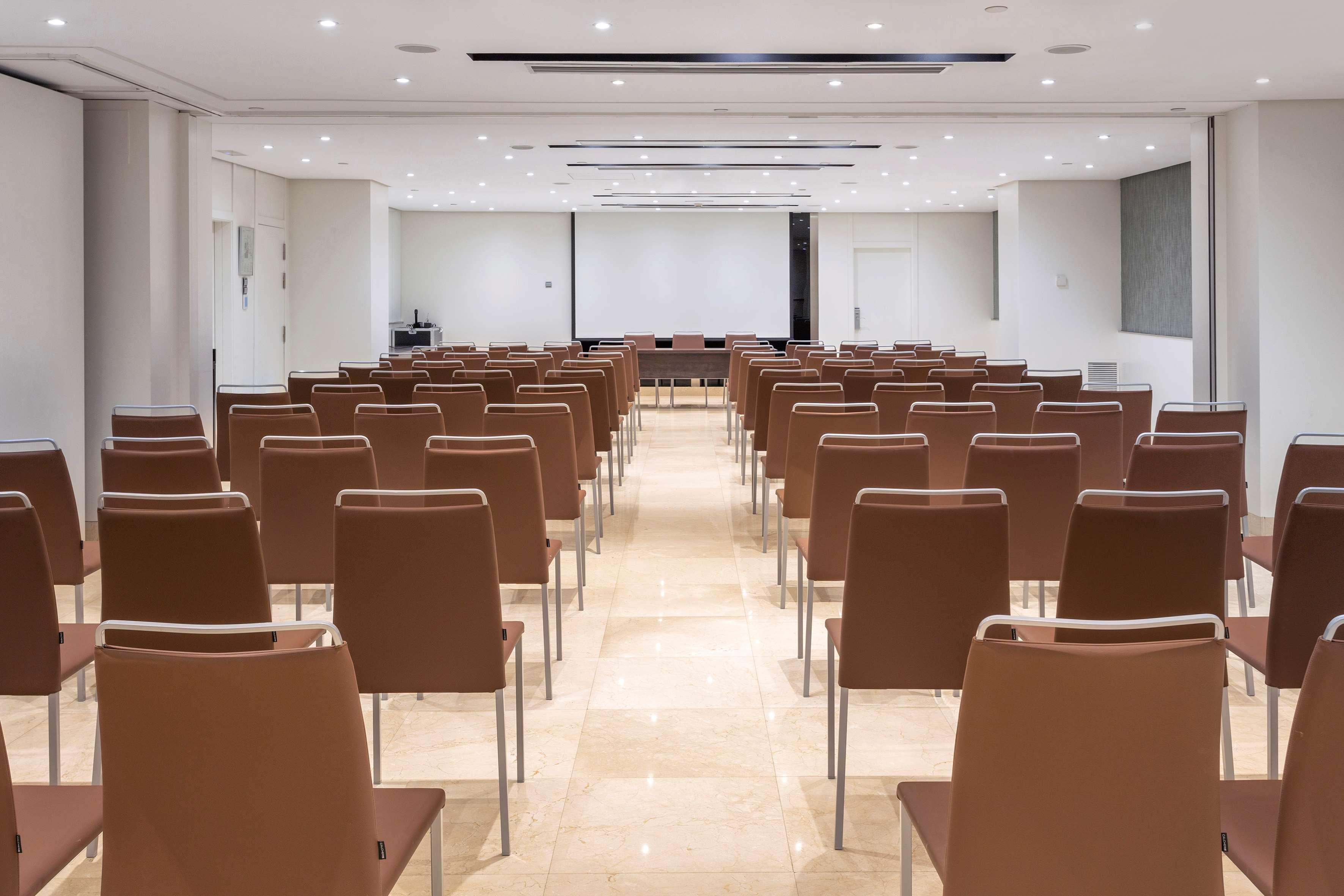 Melia Madrid Princesa Extérieur photo Meeting room