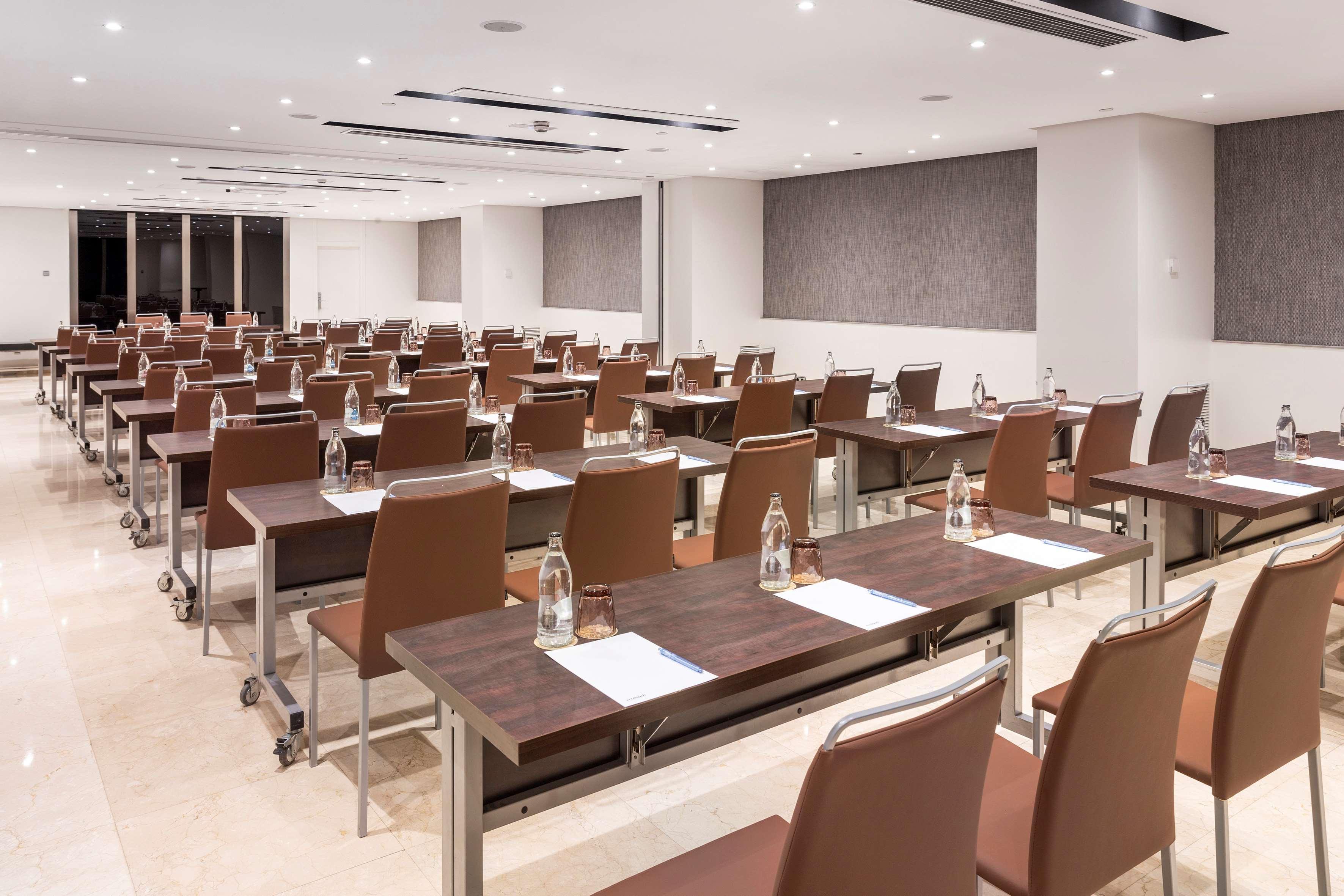 Melia Madrid Princesa Extérieur photo Meeting room